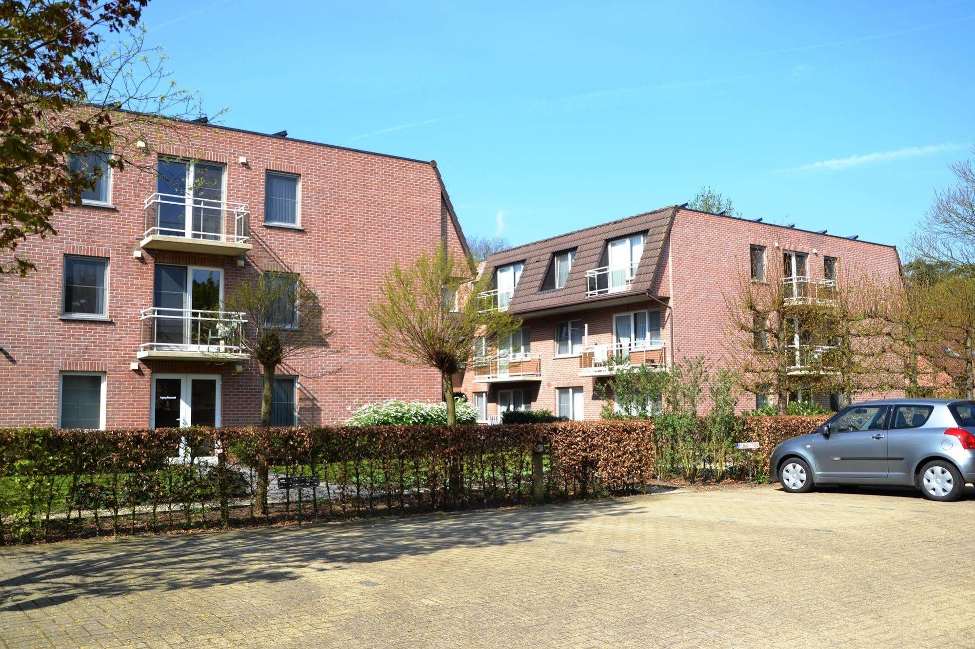 Lindehof Serviced Flats Zoersel Exteriör bild